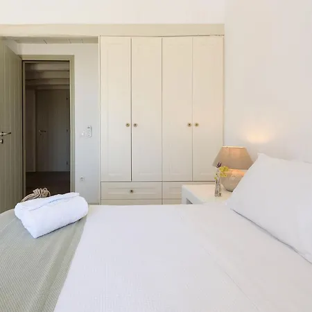 Thalatta Paros Willa