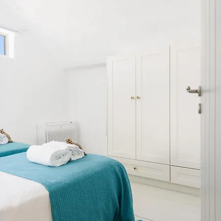 Thalatta Paros Willa Chrisi Akti (Paros)