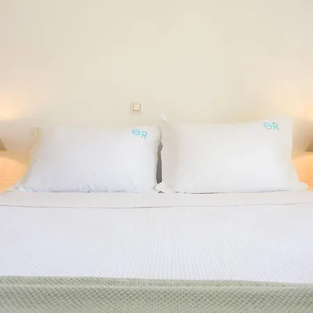 Thalatta Paros Chrisi Akti (Paros)