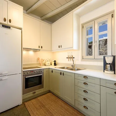 Thalatta Paros * Chrisi Akti (Paros)