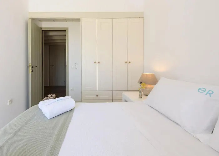 Thalatta Paros Villa