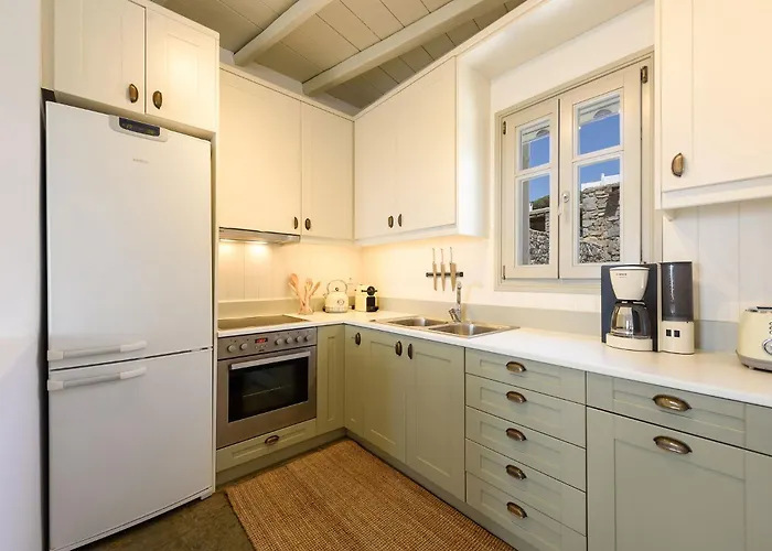 Thalatta Paros * Chrisi Akti (Paros)